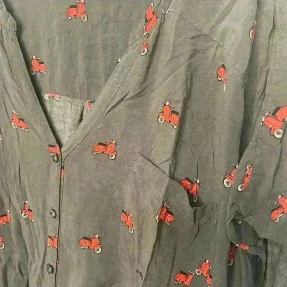 Torrid Gray Vespa Button Up Challis Top 6 6X 30 - Picture 5 of 6